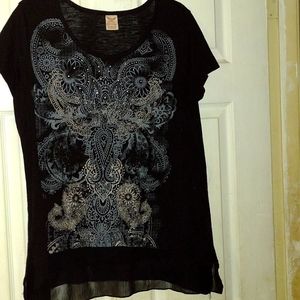 Faded Glory graphic tee shirt with silk ribbon on the bottom